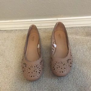 Mossimo laser cut flats. Size 8.5